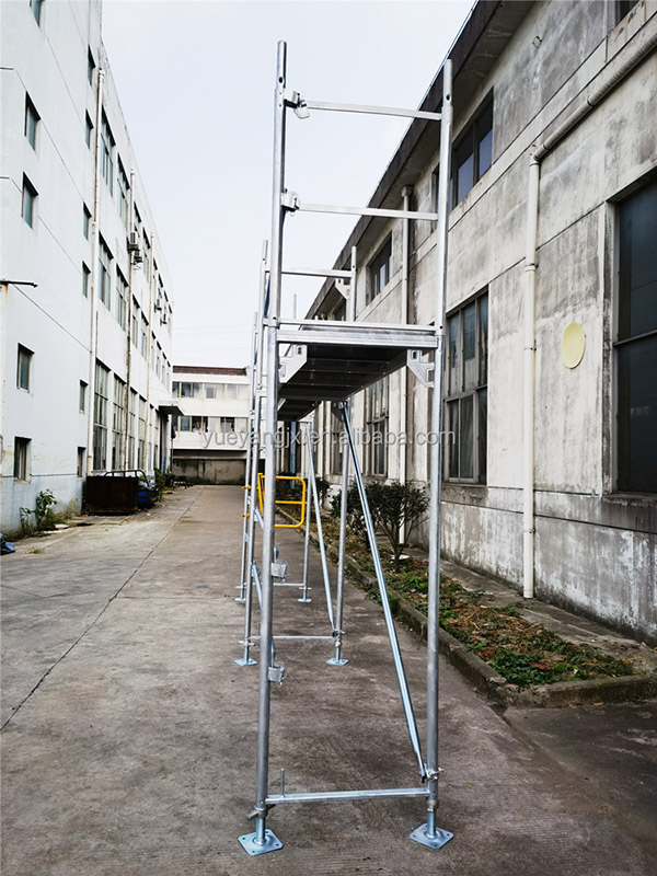 Full Set Of Facade Scaffolding System Conjunto completo de sistema de andaimes de fachada