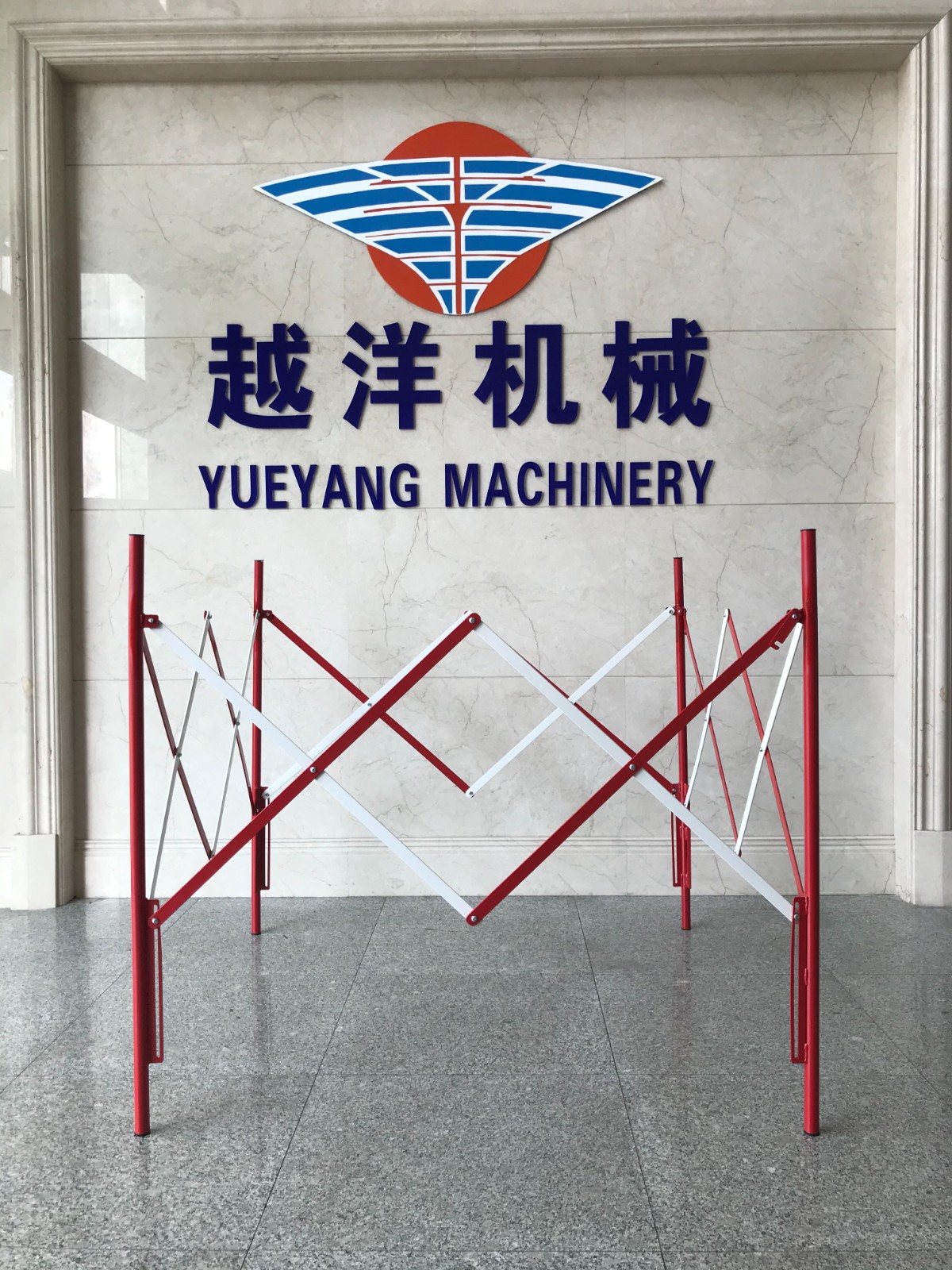 Square expandable safeguard barrier for manhole