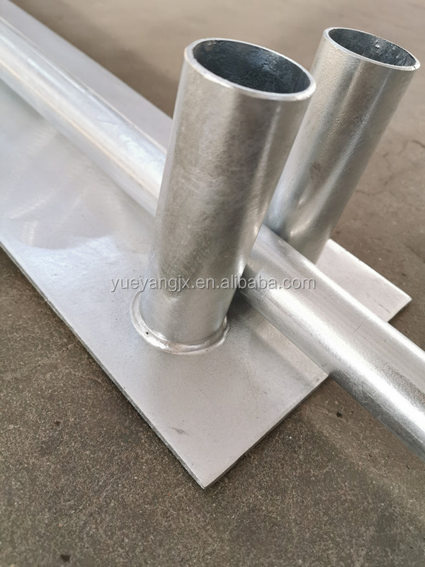 Big base with tube sockets to connect with fence.