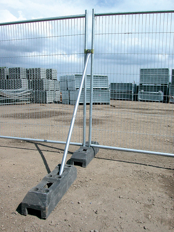 Work together with our fence couplers and plastic base.