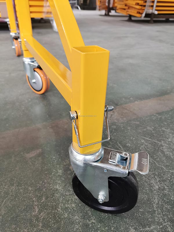 Compatible avec les roulettes de 5" et 6" et les axes de chape en "U" sont inclus